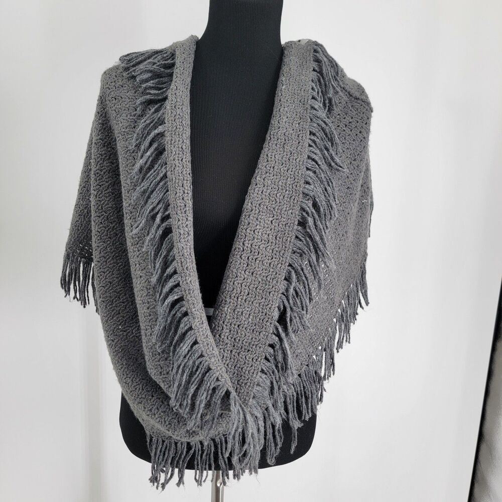 Womens Gray Knit Fringed Infinity Loop Scarf Made in Italy Acrylic